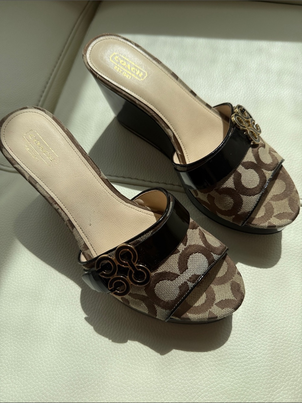 Coach Geri Wedge Sandals Signature Logo Canvas and Patent Leather Trim. - Picture 6 of 17
